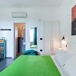 Bed & Breakfast Bed & Blues