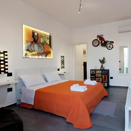 Bed & Breakfast Bed & Blues