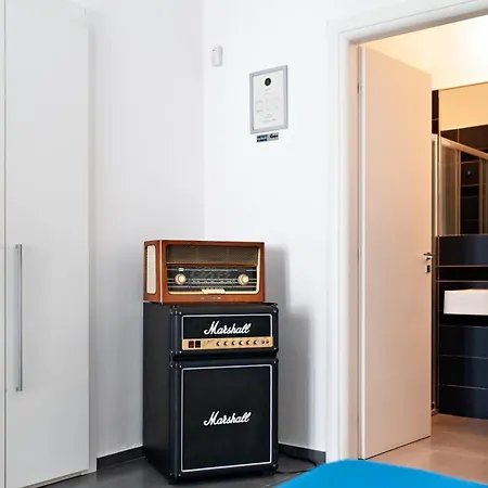 Bed & Breakfast Bed & Blues